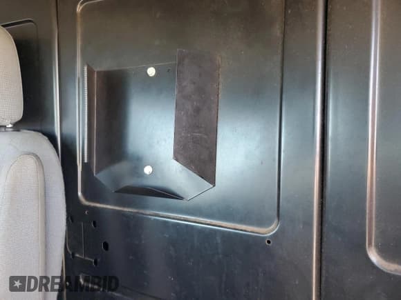 ✅ 2015 Ford Transit Cargo • VIN: 1FTYE1YM2FKB13088 • Лот: 92919415. Опубликован ранее на Copart с пробегом 204 728 миль. Бесплатный доступ к архиву аукционных продаж из США и подробный отчёт об истории автомобиля на DreamBid. Изображение 10.