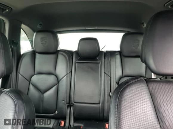 ✅ 2017 Porsche Cayenne • VIN: WP1AA2A20HKA80380 • Lot: 66659315. Wystawiony na Copart z przebiegiem 158 920 mil. Bezpłatny archiwum sprzedaży aukcyjnych z USA i szczegółowy raport historii pojazdu na DreamBid. Zdjęcie 6.