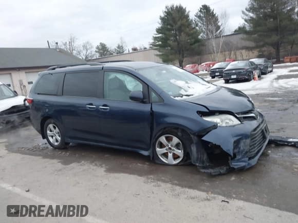 ✅ 2020 Toyota Sienna LE • VIN: 5TDKZ3DCXLS024652 • Lot: 43909047. Wystawiony na IAAI z przebiegiem 32 100 mil. Bezpłatny archiwum sprzedaży aukcyjnych z USA i szczegółowy raport historii pojazdu na DreamBid. Zdjęcie 13.