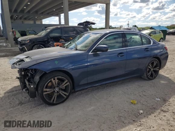 ✅ 2024 BMW 3 Series 330i • VIN: 3MW69FF00R8E42206 • Lot: 87426235. Listed on Copart with 31,445 mi. Free auction sales archive from the USA and detailed vehicle history report at DreamBid. Image 1.