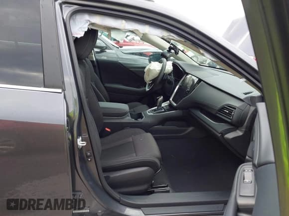 ✅ 2025 Subaru Outback Premium • VIN: 4S4BTAFC5S3229875 • Lot: 43276373. Wystawiony na IAAI z przebiegiem 3 451 mil. Bezpłatny archiwum sprzedaży aukcyjnych z USA i szczegółowy raport historii pojazdu na DreamBid. Zdjęcie 5.