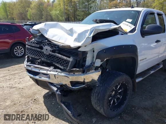✅ 2012 Chevrolet Silverado 2500HD LT • VIN: 1GC2KXCG5CZ348946 • Lot: 41930704. Wystawiony na IAAI z przebiegiem 213 663 mil. Bezpłatny archiwum sprzedaży aukcyjnych z USA i szczegółowy raport historii pojazdu na DreamBid. Zdjęcie 6.