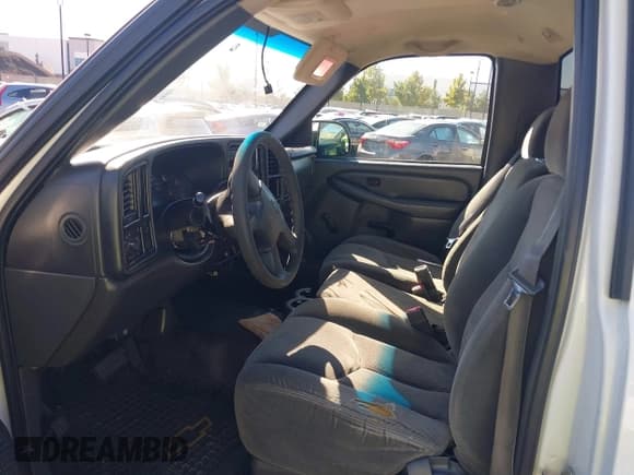 ✅ 2006 Chevrolet Silverado 1500 Work Truck • VIN: 3GCEC14XX6G268035 • Лот: 43450713. Опубликован ранее на IAAI с пробегом 263 210 миль. Бесплатный доступ к архиву аукционных продаж из США и подробный отчёт об истории автомобиля на DreamBid. Изображение 5.