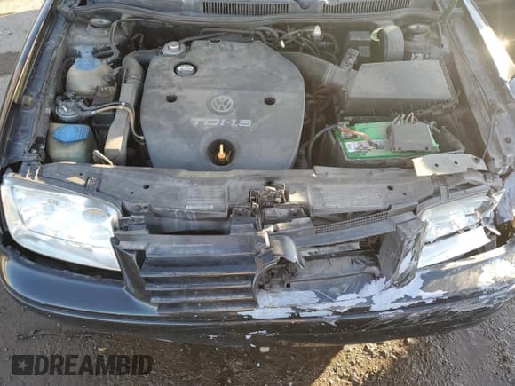 ✅ 2000 Volkswagen Jetta GLS • VIN: 3VWSF29MXYM137106 • Lot: 42406255. Wystawiony na Copart z przebiegiem 310 936 mil. Bezpłatny archiwum sprzedaży aukcyjnych z USA i szczegółowy raport historii pojazdu na DreamBid. Zdjęcie 11.