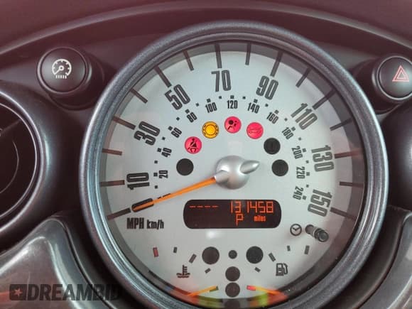 ✅ 2008 MINI Convertible • VIN: WMWRF33558TG18147 • Lot: 53547385. Listed on Copart with 131,458 mi. Free auction sales archive from the USA and detailed vehicle history report at DreamBid. Image 9.