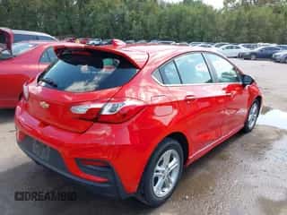 2018 Chevrolet Cruze LT с VIN 3G1BE6SM9JS652308, выставлен на аукционе IAAI как лот 43371513 с пробегом 62 147 миль миль и . История ставок и продаж доступна на DreamBid. Изображение 4.