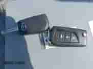 2021 Toyota Camry LE z VIN 4T1C11BK2MU027838, wystawiony jako IAAI lot #39140621 z przebiegiem 57 812 mil mil oraz . Historia ofert i sprzedaży dostępna na DreamBid. Obrazek 11.