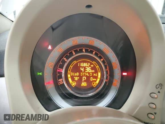 ✅ 2013 FIAT 500 Pop • VIN: 3C3CFFDR8DT737175 • Lot: 61164045. Wystawiony na Copart z przebiegiem 116 862 mil. Bezpłatny archiwum sprzedaży aukcyjnych z USA i szczegółowy raport historii pojazdu na DreamBid. Zdjęcie 9.