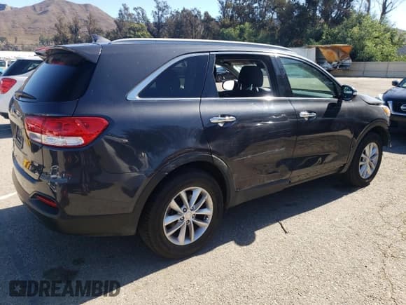 ✅ 2017 Kia Sorento LX • VIN: 5XYPG4A34HG297306 • Лот: 86871695. Опубликован ранее на Copart с пробегом Не указан. Бесплатный доступ к архиву аукционных продаж из США и подробный отчёт об истории автомобиля на DreamBid. Изображение 3.