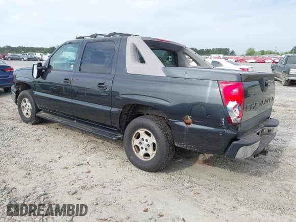 ✅ 2005 Chevrolet Avalanche Z66 • VIN: 3GNEC12Z15G228291 • Lot: 42082402. Listed on IAAI with 112,812 mi. Free auction sales archive from the USA and detailed vehicle history report at DreamBid. Image 3.