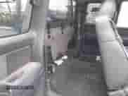 ✅ 2001 Chevrolet Silverado 1500 LT • VIN: 2GCEC19T811330085 • Lot: 41743350. Wystawiony na IAAI z przebiegiem 218 533 mil mil. Skorzystaj z bezpłatnego archiwum sprzedaży aukcyjnych z USA i zobacz szczegółowy raport historii pojazdu na DreamBid. Zdjęcie 8.