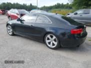✅ 2012 Audi A5 Premium • VIN: WAUGFAFR9CA012846 • Lot: 43034582. Wystawiony na IAAI z przebiegiem 194 095 mil. Bezpłatny archiwum sprzedaży aukcyjnych z USA i szczegółowy raport historii pojazdu na DreamBid. Zdjęcie 3.