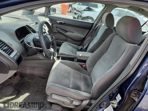 ✅ 2009 Honda Civic LX • VIN: 2HGFA16569H515739 • Лот: 92246515. Опубликован ранее на Copart с пробегом 211 018 миль. Бесплатный доступ к архиву аукционных продаж из США и подробный отчёт об истории автомобиля на DreamBid. Изображение 7.