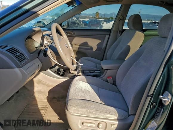 ✅ 2004 Toyota Camry LE • VIN: 4T1BE32KX4U373843 • Lot: 94036595. Wystawiony na Copart z przebiegiem 125 431 mil. Bezpłatny archiwum sprzedaży aukcyjnych z USA i szczegółowy raport historii pojazdu na DreamBid. Zdjęcie 7.