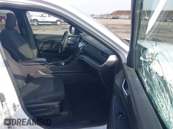 ✅ 2024 Jeep Grand Cherokee Altitude • VIN: 1C4RJHAG0RC187413 • Лот: 43536861. Опубликован ранее на IAAI с пробегом 25 305 миль. Бесплатный доступ к архиву аукционных продаж из США и подробный отчёт об истории автомобиля на DreamBid. Изображение 5.