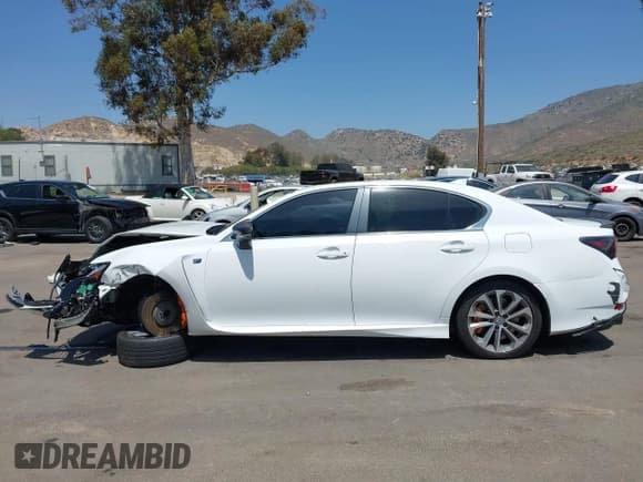 ✅ 2018 Lexus GS F • VIN: JTHBP1BL6JA002525 • Лот: 42087210. Опубликован ранее на IAAI с пробегом 66 660 миль. Бесплатный доступ к архиву аукционных продаж из США и подробный отчёт об истории автомобиля на DreamBid. Изображение 14.