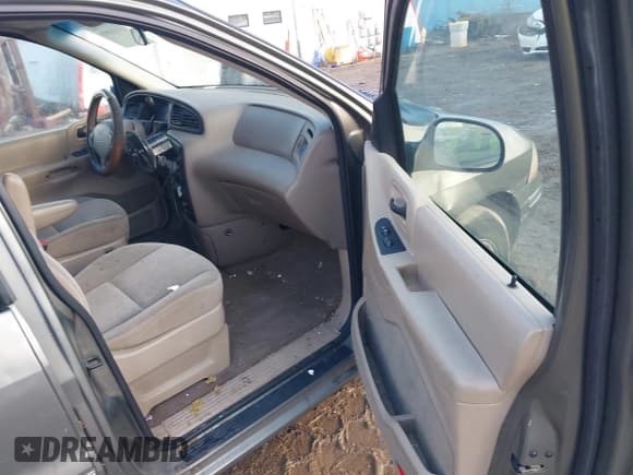 ✅ 2000 Ford Windstar SE • VIN: 2FMZA5243YBC74333 • Lot: 41681858. Listed on IAAI with Not provided. Free auction sales archive from the USA and detailed vehicle history report at DreamBid. Image 5.