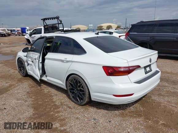 ✅ 2019 Volkswagen Jetta SEL • VIN: 3VWE57BU6KM039012 • Лот: 43224813. Опубликован ранее на IAAI с пробегом 87 565 миль. Бесплатный доступ к архиву аукционных продаж из США и подробный отчёт об истории автомобиля на DreamBid. Изображение 3.