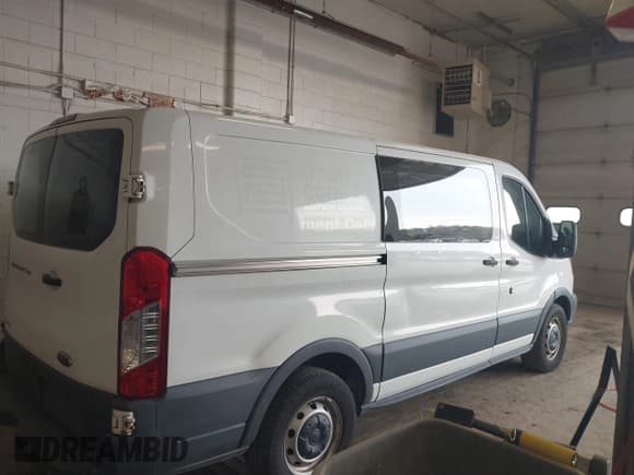 ✅ 2015 Ford Transit Cargo • VIN: 1FTNE1YG9FKB08497 • Lot: 42106682. Listed on IAAI with 158,992 mi. Free auction sales archive from the USA and detailed vehicle history report at DreamBid. Image 6.