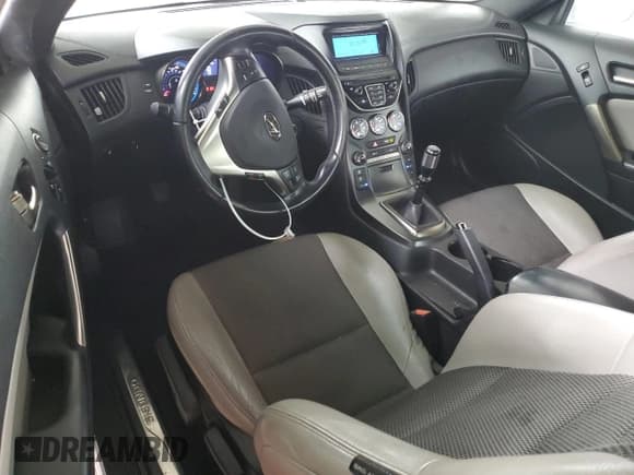 ✅ 2015 Hyundai Genesis Coupe 3.8L Base • VIN: KMHHT6KJ2FU125176 • Lot: 60435415. Wystawiony na Copart z przebiegiem 80 476 mil. Bezpłatny archiwum sprzedaży aukcyjnych z USA i szczegółowy raport historii pojazdu na DreamBid. Zdjęcie 8.