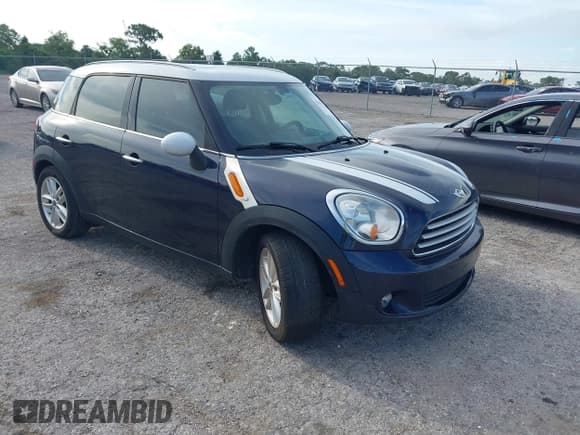 ✅ 2013 MINI Countryman • VIN: WMWZB3C5XDWM31035 • Lot: 42543943. Listed on IAAI with 151,209 mi. Free auction sales archive from the USA and detailed vehicle history report at DreamBid. Image 1.