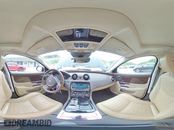 ✅ 2018 Jaguar XJ Portfolio • VIN: SAJWA2G78J8W14093 • Lot: 56140025. Wystawiony na Copart z przebiegiem 47 647 mil. Bezpłatny archiwum sprzedaży aukcyjnych z USA i szczegółowy raport historii pojazdu na DreamBid. Zdjęcie 14.