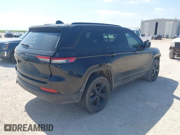 ✅ 2023 Jeep Grand Cherokee Laredo • VIN: 1C4RJHAG1PC554753 • Lot: 41996222. Listed on IAAI with 27,021 mi. Free auction sales archive from the USA and detailed vehicle history report at DreamBid. Image 4.