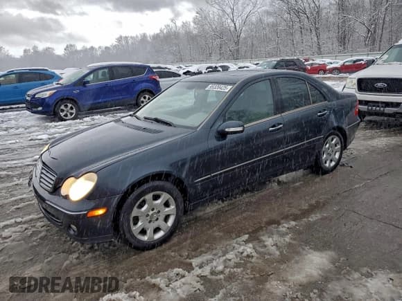 ✅ 2005 Mercedes-Benz C 240 • VIN: WDBRF81J95F657331 • Лот: 95320425. Опубликован ранее на Copart с пробегом 131 410 миль. Бесплатный доступ к архиву аукционных продаж из США и подробный отчёт об истории автомобиля на DreamBid. Изображение 1.