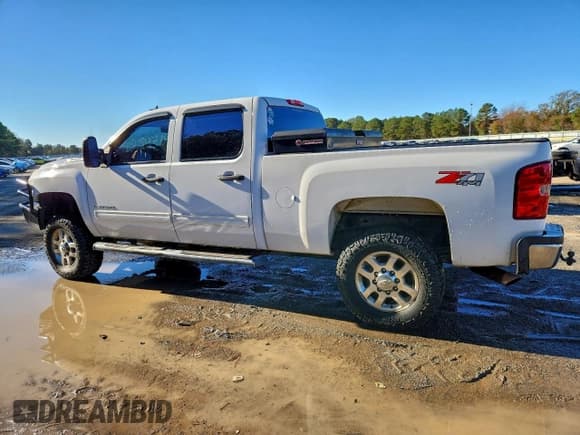 ✅ 2013 Chevrolet Silverado 2500HD LT • VIN: 1GC1KXCG1DF228799 • Лот: 93892375. Опубликован ранее на Copart с пробегом 125 470 миль. Бесплатный доступ к архиву аукционных продаж из США и подробный отчёт об истории автомобиля на DreamBid. Изображение 2.