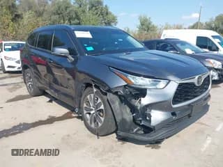 ✅ 2020 Toyota Highlander XLE • VIN: 5TDGZRBH6LS011386 • Lot: 43338720. Wystawiony na IAAI z przebiegiem 108 900 mil. Bezpłatny archiwum sprzedaży aukcyjnych z USA i szczegółowy raport historii pojazdu na DreamBid. Zdjęcie 1.