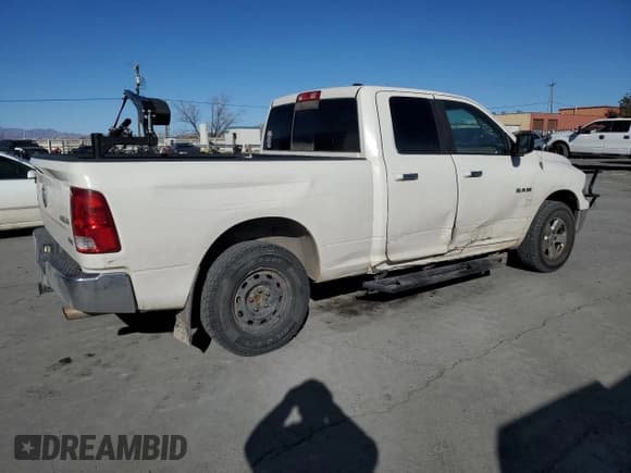 ✅ 2009 Dodge 1500 SLT • VIN: 1D3HV18P69S797276 • Lot: 88923815. Wystawiony na Copart z przebiegiem 189 270 mil. Bezpłatny archiwum sprzedaży aukcyjnych z USA i szczegółowy raport historii pojazdu na DreamBid. Zdjęcie 3.