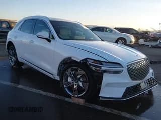 ✅ 2024 Genesis GV70 Advanced • VIN: 5NMMCET18RH003235 • Lot: 41124576. Listed on IAAI with 3,530 mi. Free auction sales archive from the USA and detailed vehicle history report at DreamBid. Image 1.