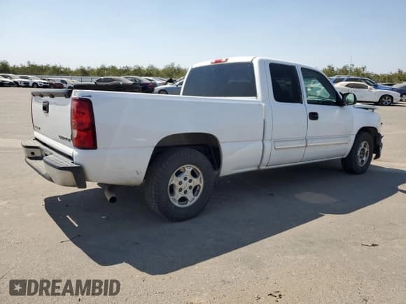 ✅ 2003 Chevrolet Silverado 1500 LS • VIN: 2GCEC19V031361240 • Lot: 80653795. Listed on Copart with 283,503 mi. Free auction sales archive from the USA and detailed vehicle history report at DreamBid. Image 3.