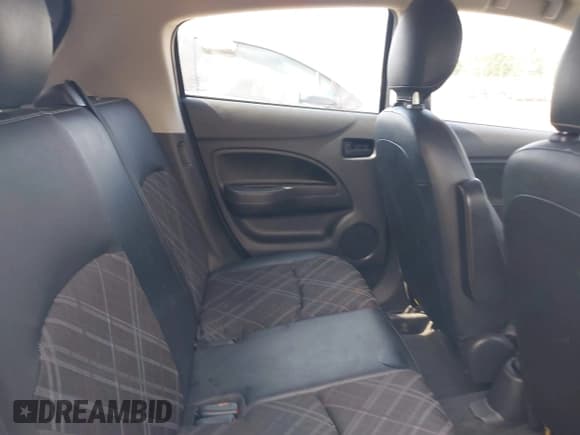 ✅ 2023 Mitsubishi Mirage Black Edition • VIN: ML32AWHJ9PH007078 • Lot: 42860742. Wystawiony na IAAI z przebiegiem 44 475 mil. Bezpłatny archiwum sprzedaży aukcyjnych z USA i szczegółowy raport historii pojazdu na DreamBid. Zdjęcie 8.