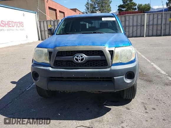 ✅ 2011 Toyota Tacoma PreRunner • VIN: 5TFJU4GNXBX011244 • Лот: 86602405. Опубликован ранее на Copart с пробегом 181 594 миль. Бесплатный доступ к архиву аукционных продаж из США и подробный отчёт об истории автомобиля на DreamBid. Изображение 13.