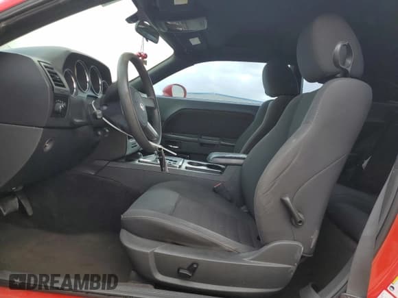 ✅ 2010 Dodge Challenger SE • VIN: 2B3CJ4DV3AH321780 • Lot: 47601885. Wystawiony na Copart z przebiegiem 202 621 mil. Bezpłatny archiwum sprzedaży aukcyjnych z USA i szczegółowy raport historii pojazdu na DreamBid. Zdjęcie 7.