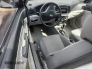 ✅ 2007 Hyundai Accent GS • VIN: KMHCM36C77U036660 • Lot: 86506515. Wystawiony na Copart z przebiegiem 134 208 mil. Bezpłatny archiwum sprzedaży aukcyjnych z USA i szczegółowy raport historii pojazdu na DreamBid. Zdjęcie 8.