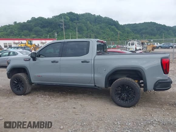 ✅ 2024 GMC Sierra 1500 AT4X • VIN: 3GTUUFEL0RG285609 • Лот: 42546791. Опубликован ранее на IAAI с пробегом 25 033 миль. Бесплатный доступ к архиву аукционных продаж из США и подробный отчёт об истории автомобиля на DreamBid. Изображение 14.