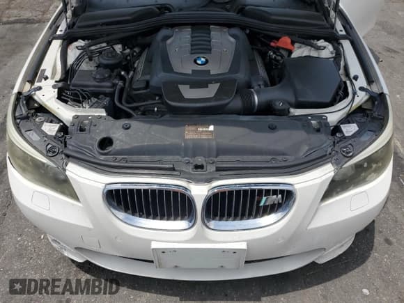 ✅ 2010 BMW 5 Series 550i • VIN: WBANW5C54ACT56571 • Lot: 65741885. Wystawiony na Copart z przebiegiem 199 338 mil. Bezpłatny archiwum sprzedaży aukcyjnych z USA i szczegółowy raport historii pojazdu na DreamBid. Zdjęcie 11.