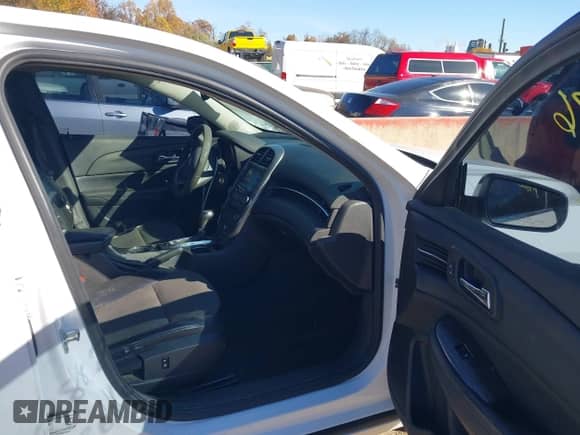 2015 Chevrolet Malibu LT with VIN 1G11C5SL8FF156219, listed as a IAAI auction lot 43628876 with 142,664 mi miles and . Bid and sale history available at DreamBid. Image 5.