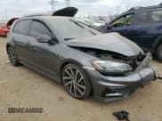✅ 2019 Volkswagen Golf R • VIN: WVWVA7AU0KW126954 • Lot: 56657935. Wystawiony na Copart z przebiegiem 59 088 mil. Bezpłatny archiwum sprzedaży aukcyjnych z USA i szczegółowy raport historii pojazdu na DreamBid. Zdjęcie 4.
