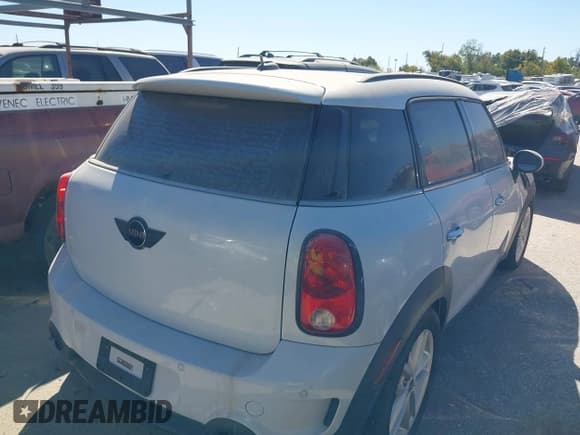 ✅ 2012 MINI Countryman S • VIN: WMWZC3C51CWL87051 • Lot: 43652921. Wystawiony na IAAI z przebiegiem 108 990 mil. Bezpłatny archiwum sprzedaży aukcyjnych z USA i szczegółowy raport historii pojazdu na DreamBid. Zdjęcie 4.