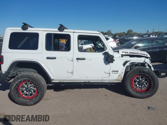 ✅ 2020 Jeep Wrangler Unlimited Rubicon • VIN: 1C4JJXFM9LW211610 • Lot: 41041368. Listed on IAAI with Not provided. Free auction sales archive from the USA and detailed vehicle history report at DreamBid. Image 13.