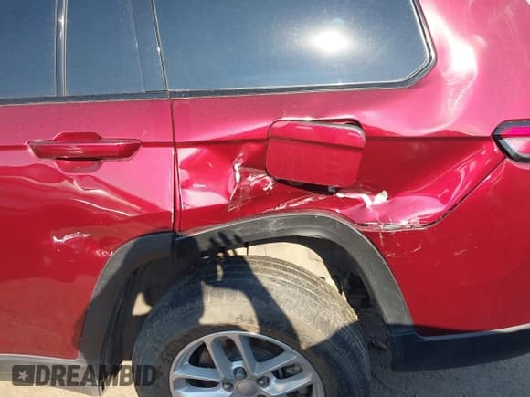 ✅ 2023 Jeep Grand Cherokee Laredo • VIN: 1C4RJKAG0P8813202 • Lot: 42948609. Listed on IAAI with 45,626 mi. Free auction sales archive from the USA and detailed vehicle history report at DreamBid. Image 6.