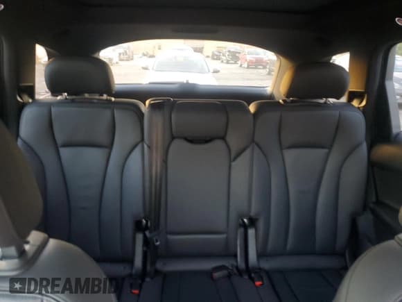 ✅ 2021 Audi Q7 Premium • VIN: WA1AJAF76MD037333 • Lot: 92799585. Wystawiony na Copart z przebiegiem 85 985 mil. Bezpłatny archiwum sprzedaży aukcyjnych z USA i szczegółowy raport historii pojazdu na DreamBid. Zdjęcie 10.