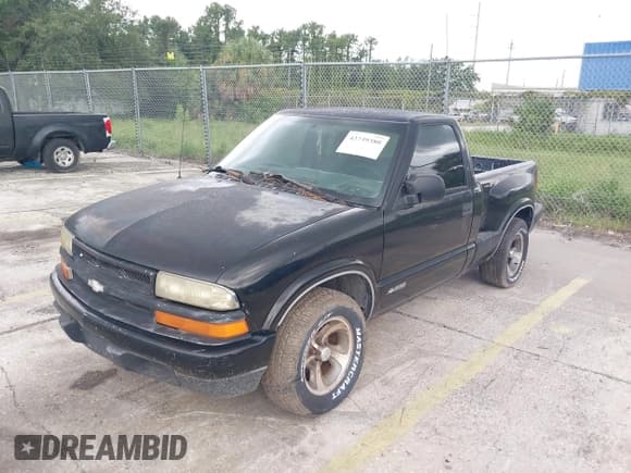 ✅ 1999 Chevrolet S-10 • VIN: 1GCCS144XX8211180 • Лот: 42739380. Опубликован ранее на IAAI с пробегом 189 557 миль. Бесплатный доступ к архиву аукционных продаж из США и подробный отчёт об истории автомобиля на DreamBid. Изображение 2.