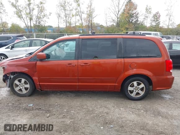 ✅ 2012 Dodge Grand Caravan SXT • VIN: 2C4RDGCG6CR231511 • Lot: 43400800. Wystawiony na IAAI z przebiegiem 230 302 mil. Bezpłatny archiwum sprzedaży aukcyjnych z USA i szczegółowy raport historii pojazdu na DreamBid. Zdjęcie 14.