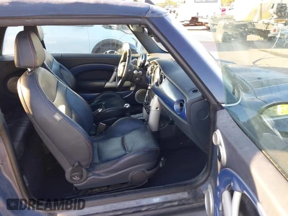 ✅ 2005 MINI Convertible S • VIN: WMWRH33475TF82636 • Lot: 43261691. Listed on IAAI with 127,918 mi. Free auction sales archive from the USA and detailed vehicle history report at DreamBid. Image 5.