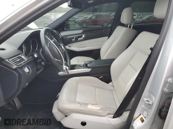 ✅ 2016 Mercedes-Benz E 350 Sport • VIN: WDDHF5KB0GB301384 • Лот: 85889775. Опубликован ранее на Copart с пробегом 159 493 миль. Бесплатный доступ к архиву аукционных продаж из США и подробный отчёт об истории автомобиля на DreamBid. Изображение 7.