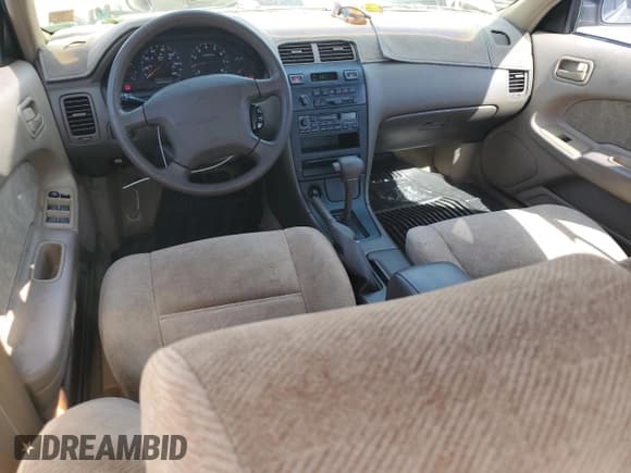 ✅ 1998 Nissan Maxima GXE • VIN: JN1CA21D0WT517025 • Лот: 62724265. Опубликован ранее на Copart с пробегом 101 811 миль. Бесплатный доступ к архиву аукционных продаж из США и подробный отчёт об истории автомобиля на DreamBid. Изображение 8.